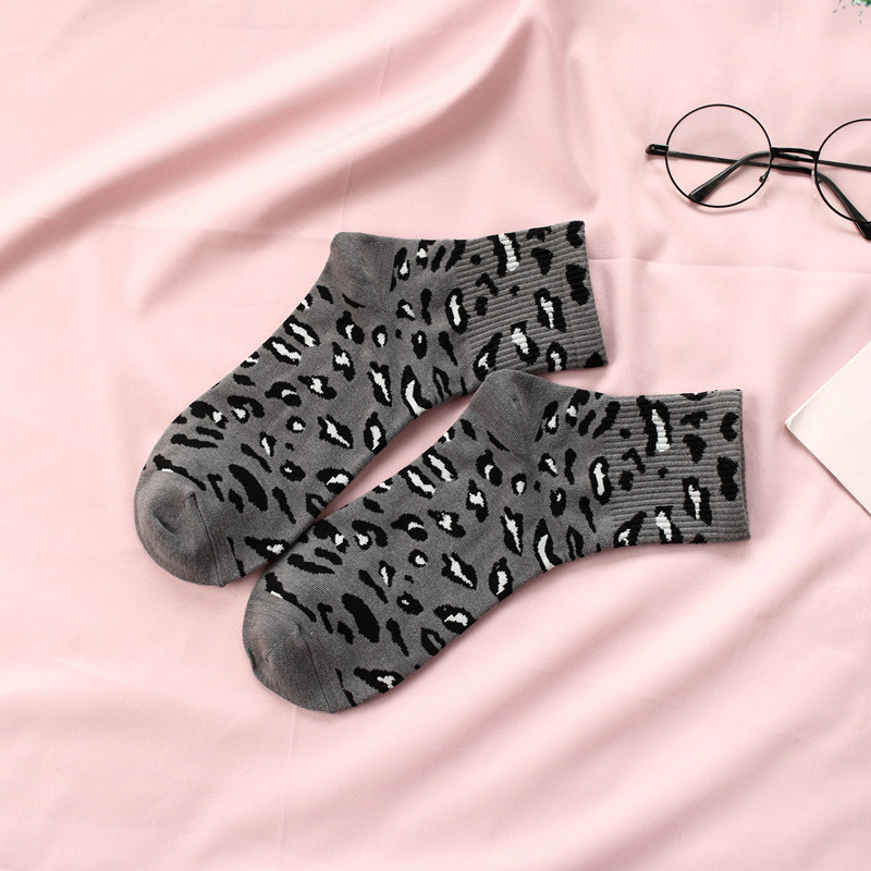 18 Autumn And Winter Sock Fashion Personality Ms. Leopard College Wind Cotton Socks In Tube Socks